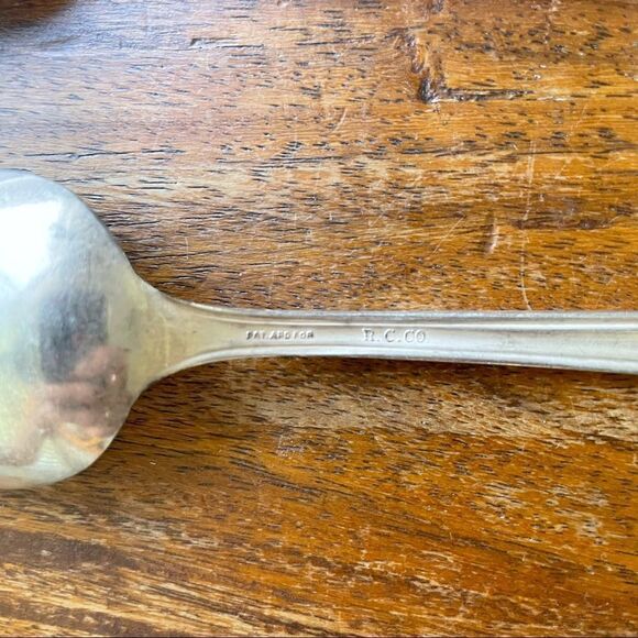 Vintage 1927 R C Co Orleans Set of 3 Dinner Spoons - Picture 6 of 11